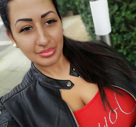 Csimbora Barbara star top pic