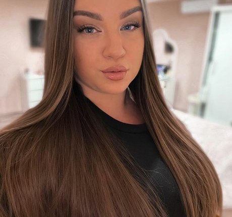 Skorka Kitti nice star pictures