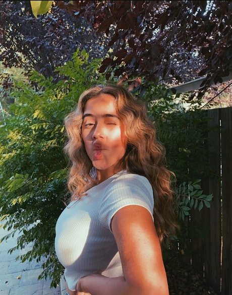 Nilaiyah Rey free pornstar images