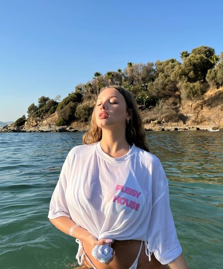 naked asian onlyfans hd picture