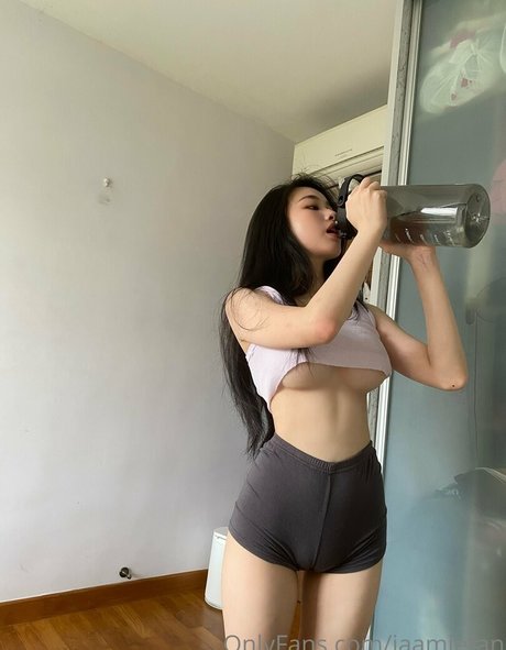 Jaamietan porn model images