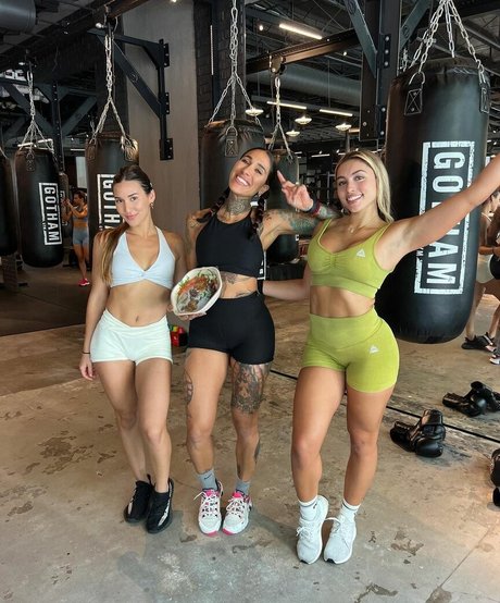 Babymommafit art actress pictures