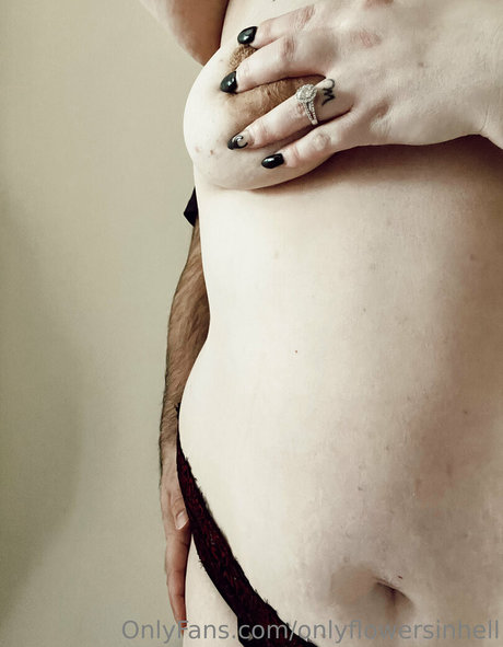 onlyflowersinhell adult star archive