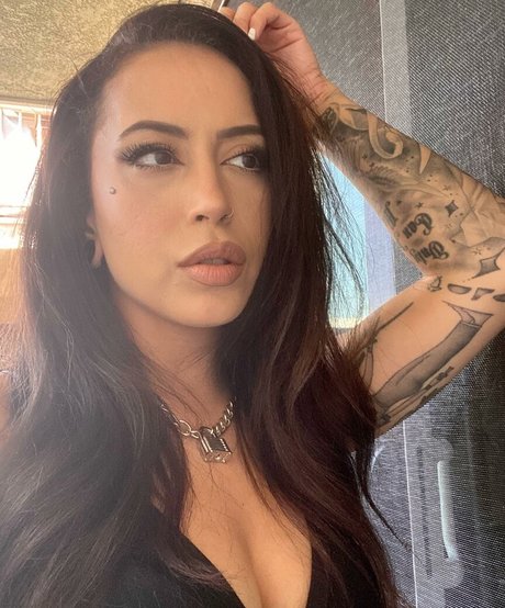 meghanelle nice star img