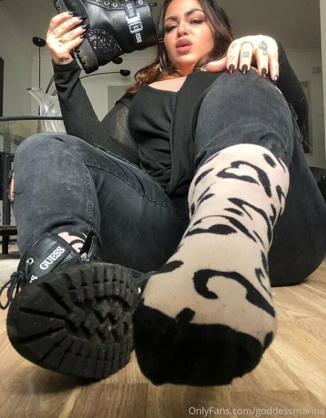 latinamarina nice model image