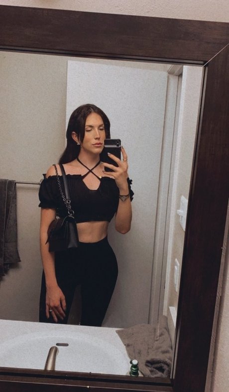 TS Vanessa9in art star photo