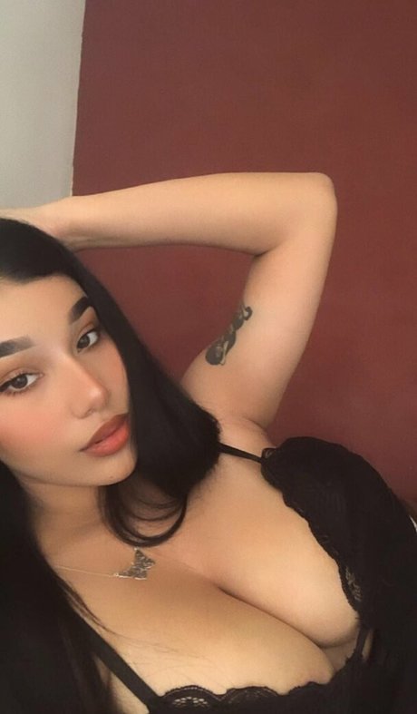 Fernanda V pornographic model archive