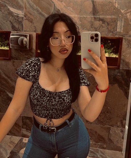 Sabac nude star archive