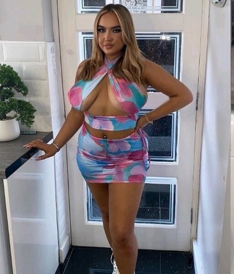 Caoimheeee pornographic actress archive