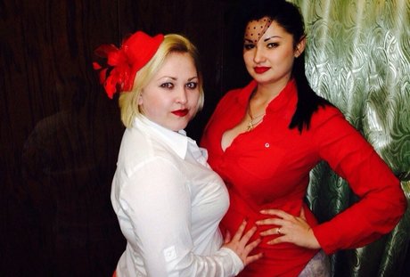 blonde small tits onlyfans top gallery