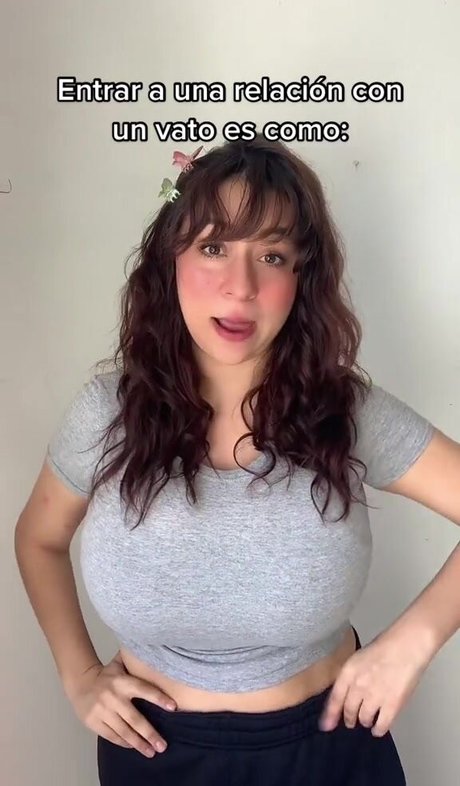 Josahandry Lia erotic actress pic