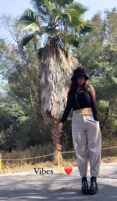 Josahandry Lia model sexy photos