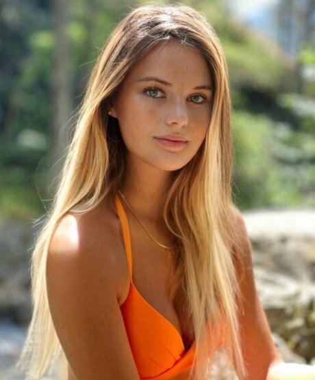 Nolwenn Dis high quality pornstar image