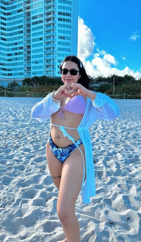 merloanii model photos