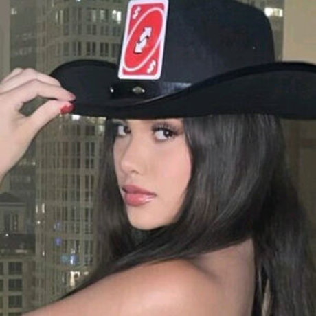 Dailydolly naked pornstar pic