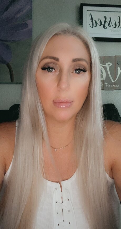 Erica exclusive model picture