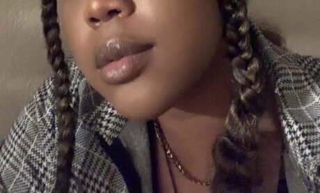 Lillth the Scorpio nice actress pics