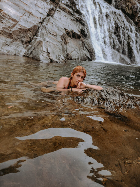 Rola errante sexy actress img