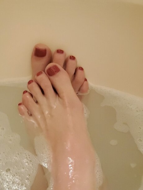 M1LF feet erotic model picture