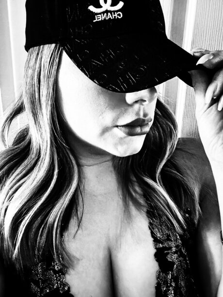 Latina sexy art star photos