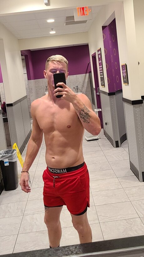 YORGE nude actress pictures