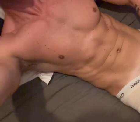 glgaus star naked picture