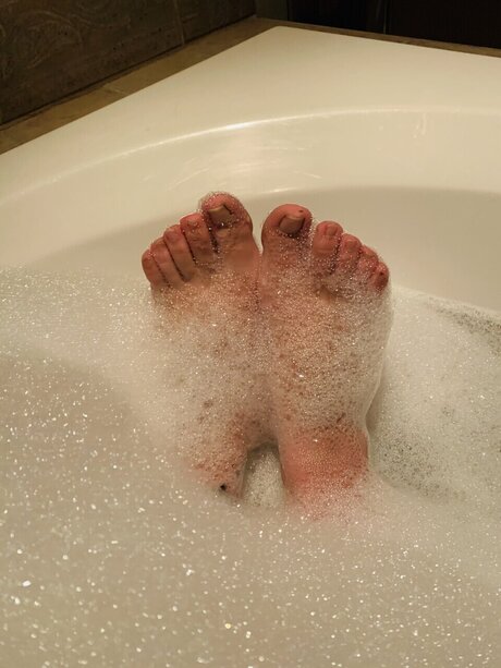 Saly s feets_ star top img