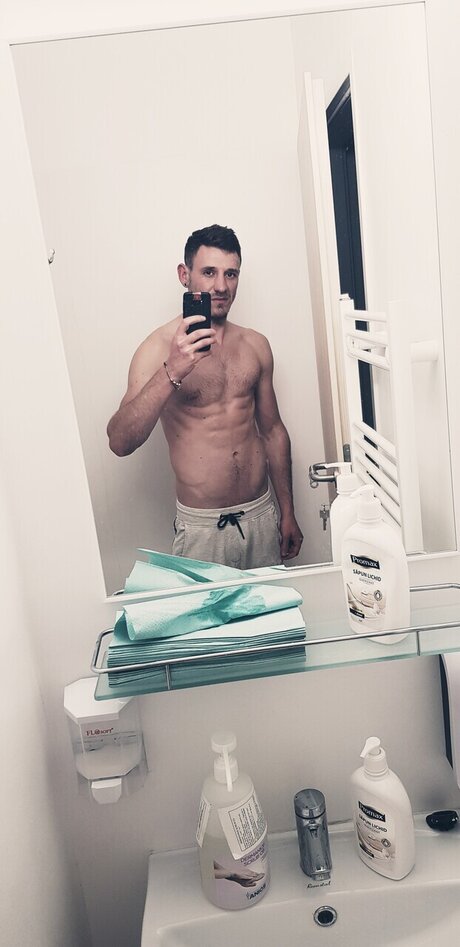 Twinky09 star naked picture