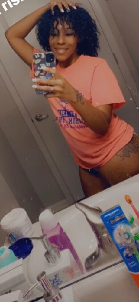 Lavender Minaj_ naked model photos