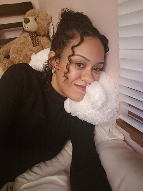 _Pebbles_ nice model photos