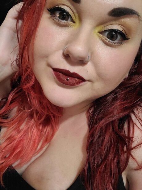 Ginger Snapps porn actress photo