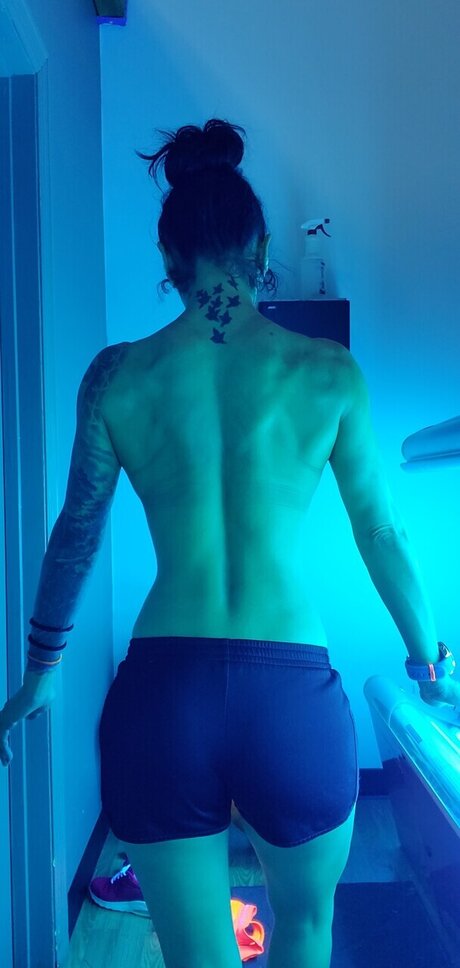 DivineVixen model nude gallery