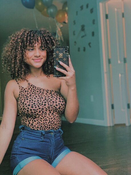 Nati nice model pictures