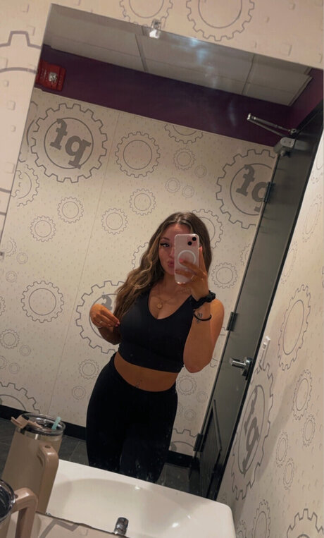 HCC erotic star photo