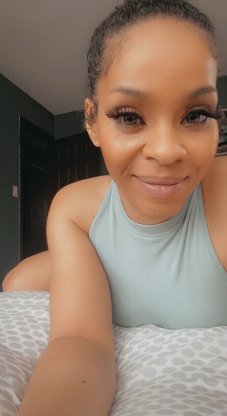 SweetNique star erotic pic