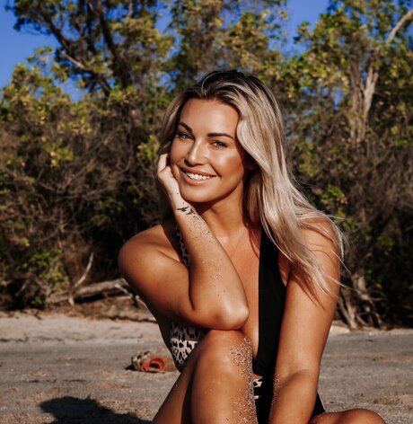 Ciara Price model pornographic images