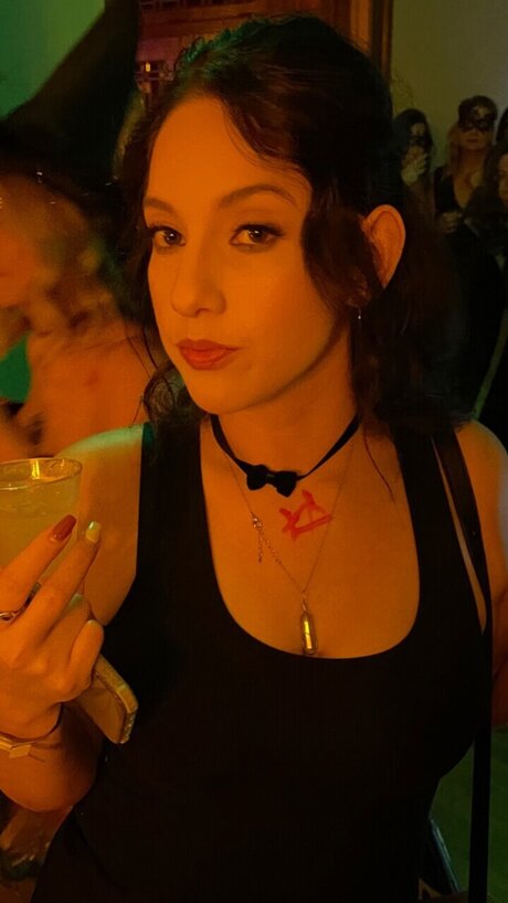 Ariel Appetite pretty actress archive