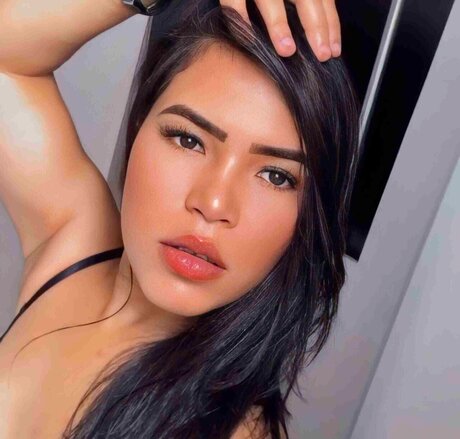 Rafaela Oliveira model pretty photo