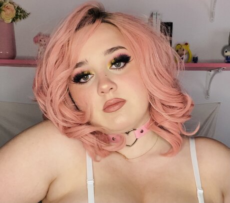 Squeaks model nude archive