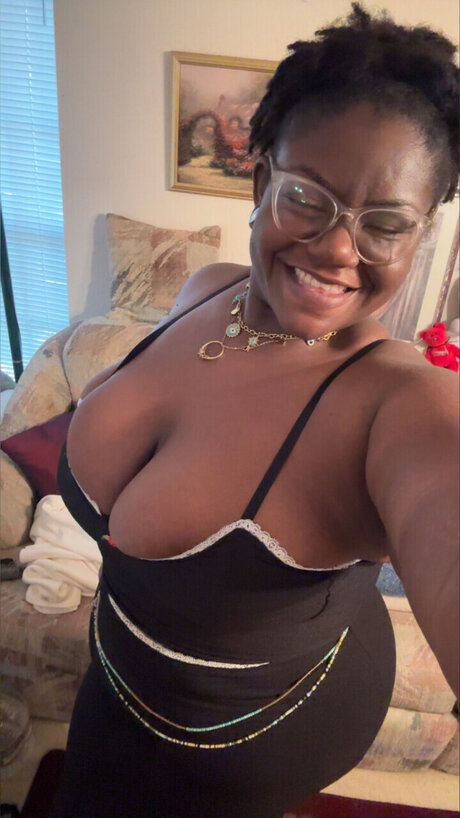 Quailly xxx actress picture