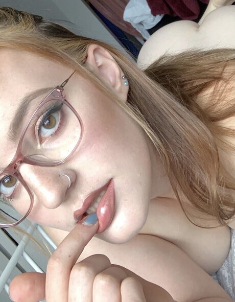 Penelope Fern nice model picture