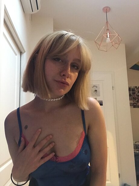 artisticbellah xxx model photo