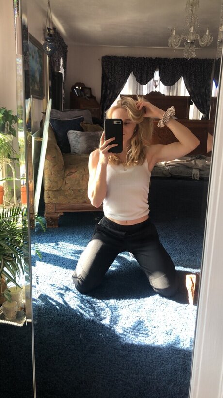 Rachel Williams hot actress photo