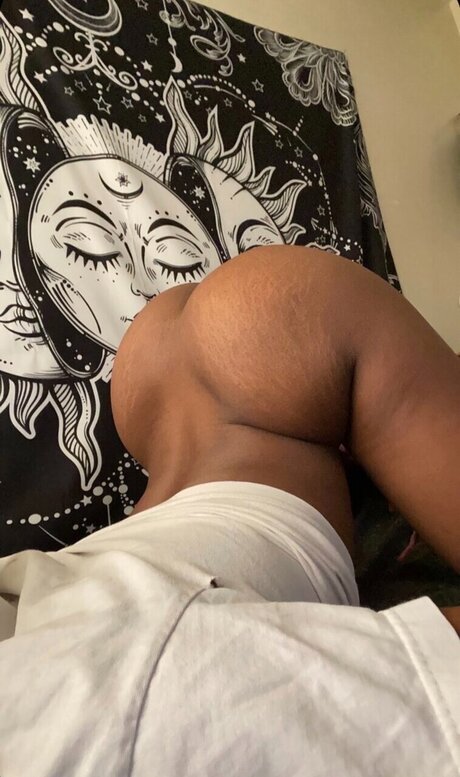 Sin n Gin porn actress pic