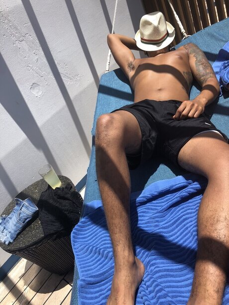 FavoriteSpic nudes model img