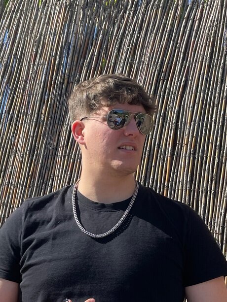 DrakoVlogs model pretty galleries