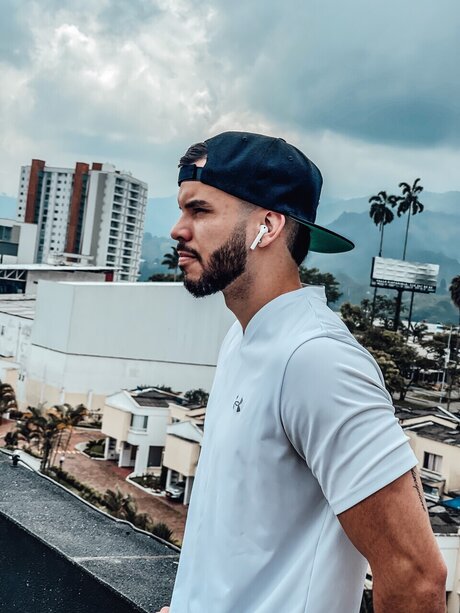 Santiago Pe a hot star gallery