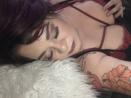 Lady luscious 38G sexy actress img