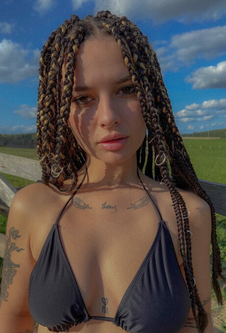 Bela pornographic star pictures