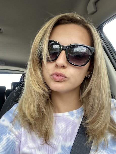 Chloe 22 porn actress gallery